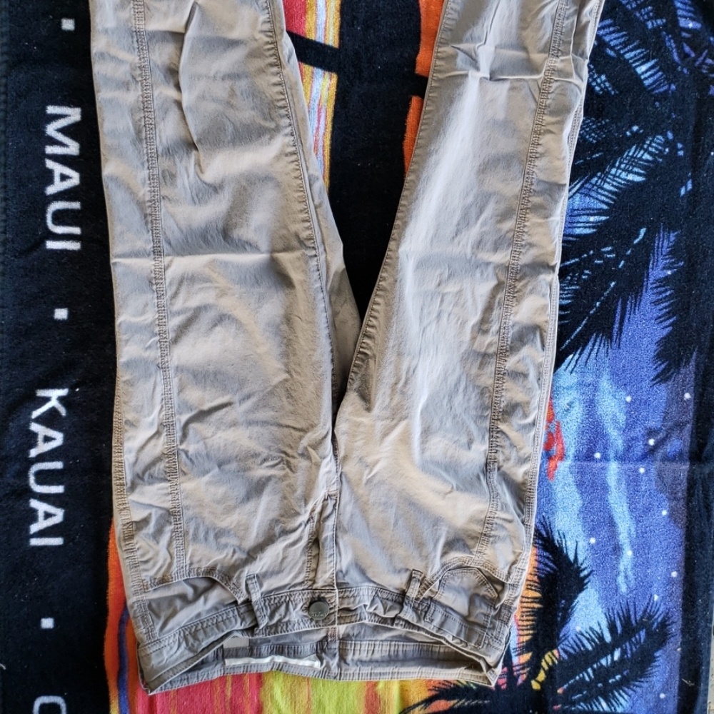 DKNY Capri pants
